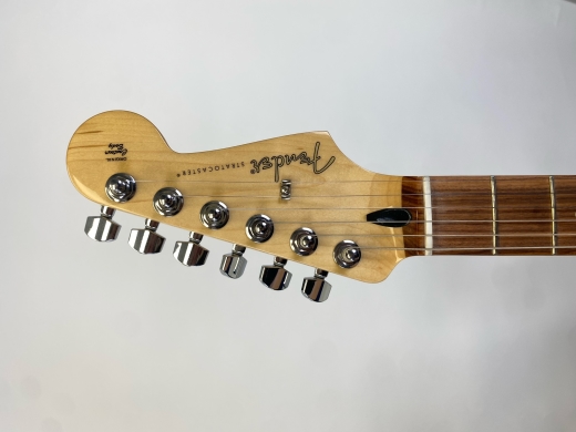 Fender - Player Stratocaster Pau Ferro - 3 Tone Sunburst 3